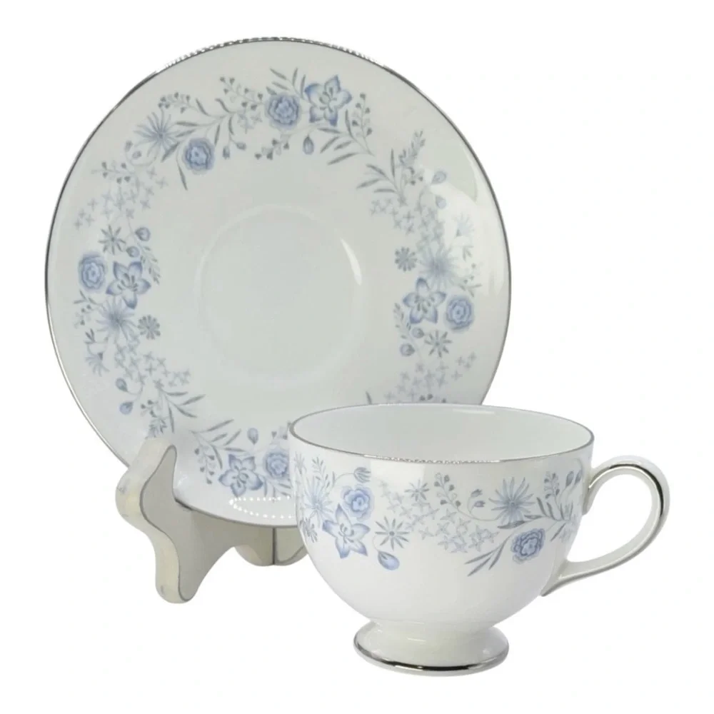 Wedgwood Belle Fluer 5-Piece Place Setting, Vintage, Discontinued, England.